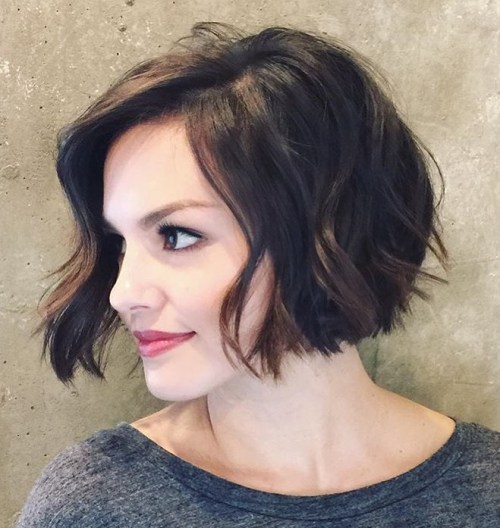 Easy Wavy Cropped Bob Hairstyle